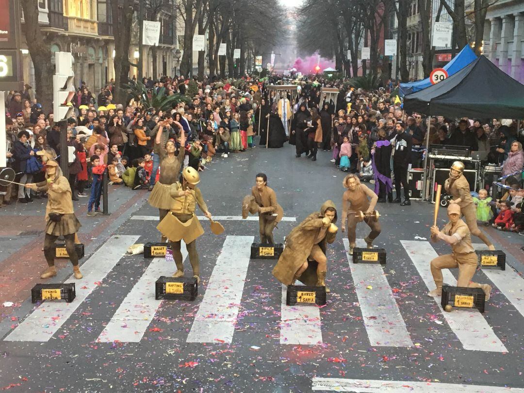 Las fiestas de los barrios, en el aire