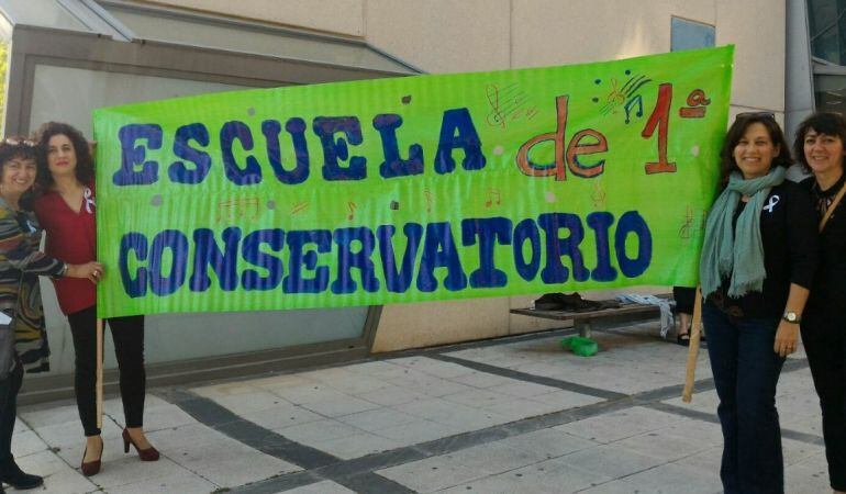 El AMPA del centro quiere que se mejores las condiciones de las clases de los alumnos