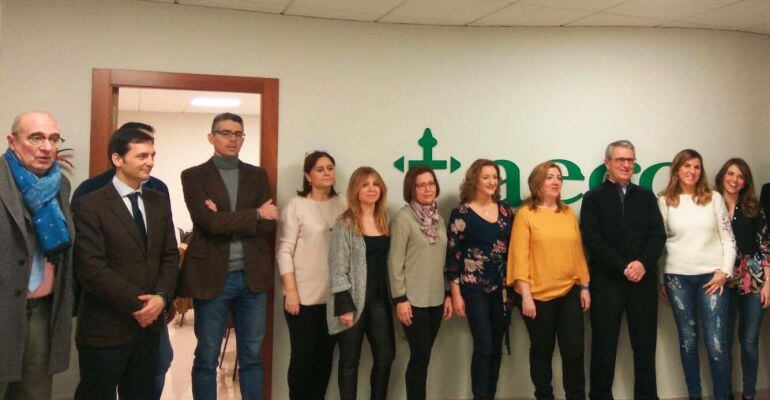 Reunión de la AECC con medios de comunicación y equipos de cuidados paliativos.