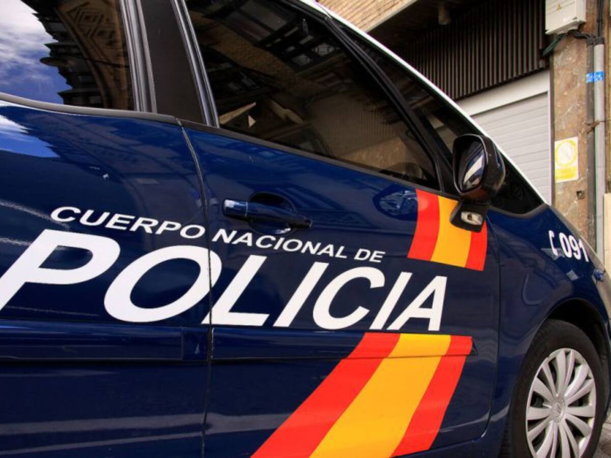 Detenidas tres personas por contrabando de visores para armas de fuego