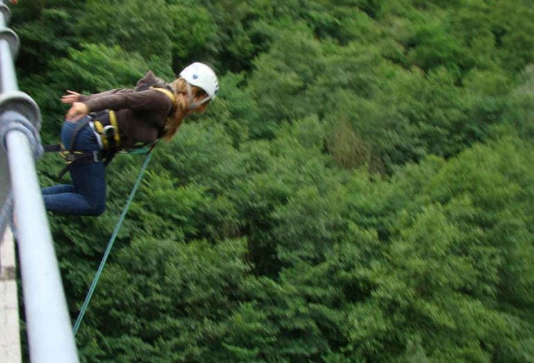 Práctica de Puenting. 