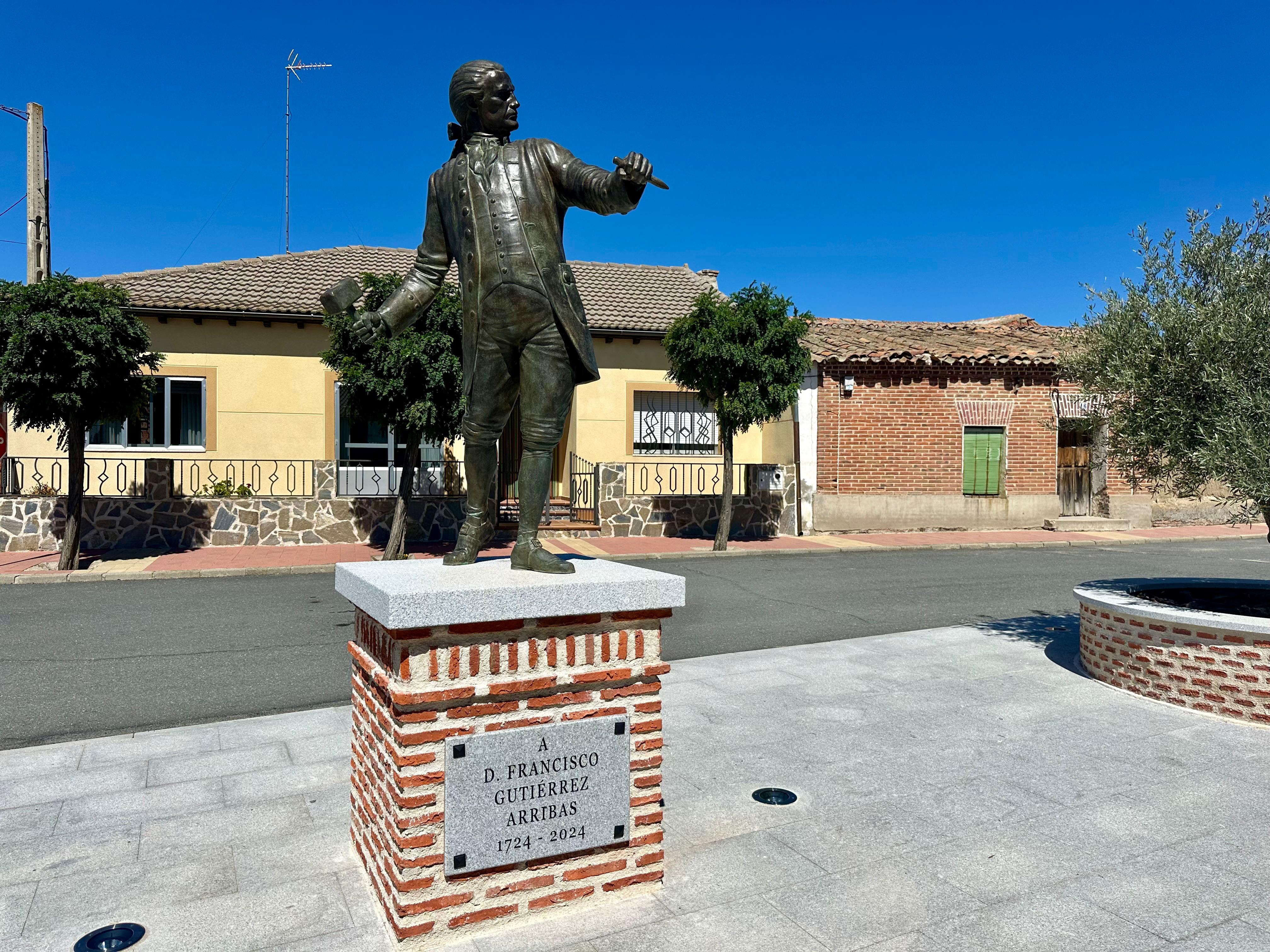 Inauguración escultura a Francisco Gutiérrez en San Vicente de Arévalo (Ávila)