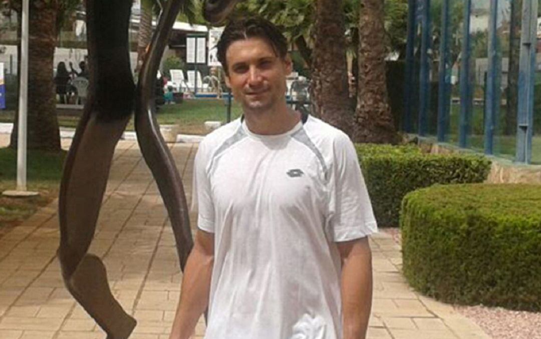 David Ferrer en una visita al Club de Tenis de Jávea.