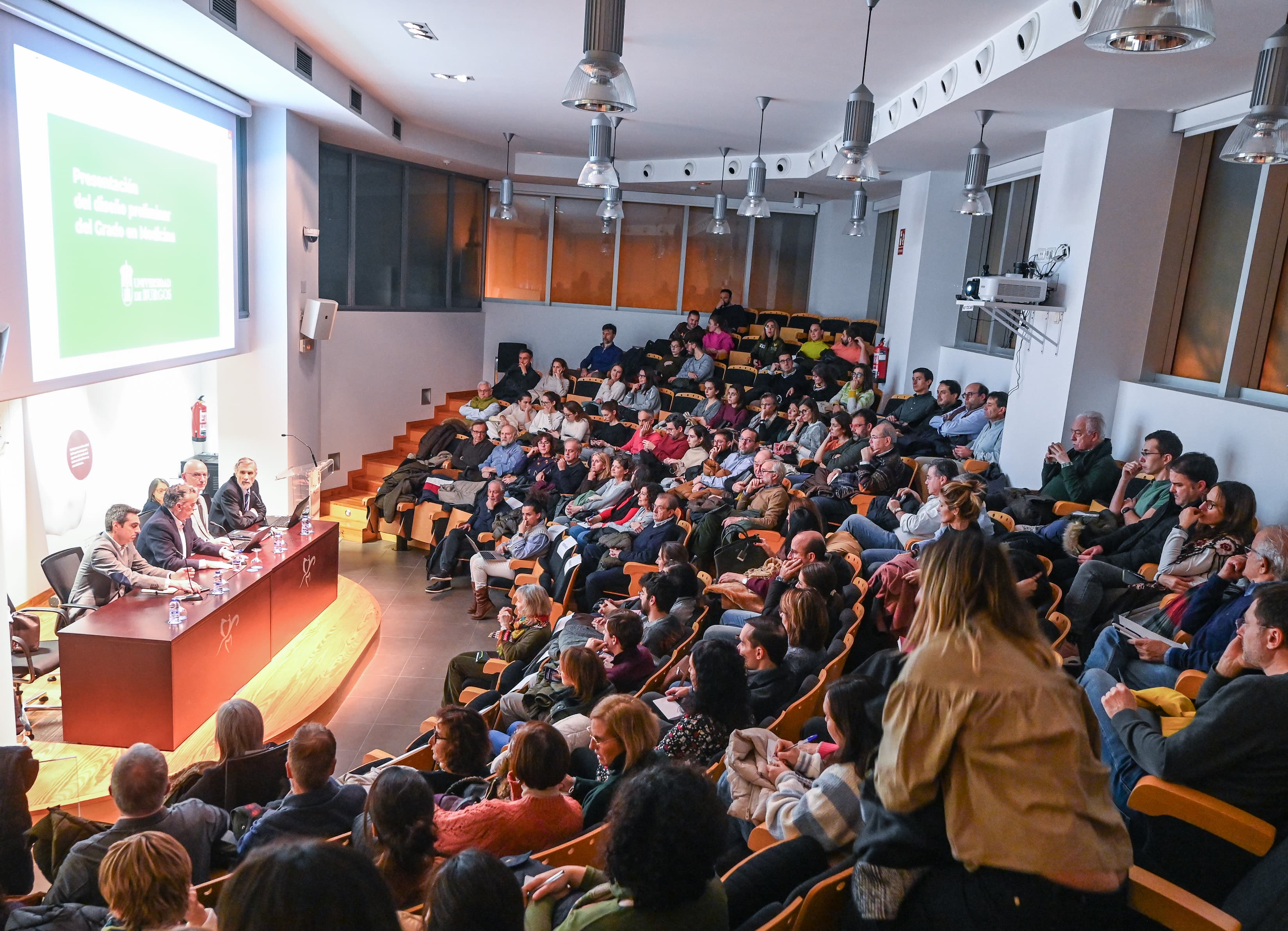 El Colegio de Médicos se reúne con la UBU para preparar el Grado de Medicina