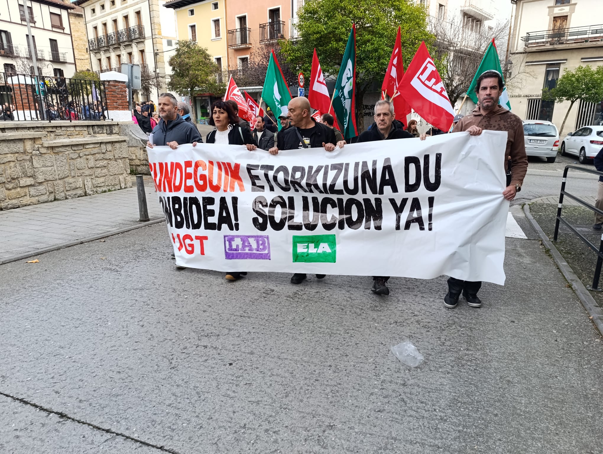 Protesta de trabajadores de Sunsundegui en Alsasua