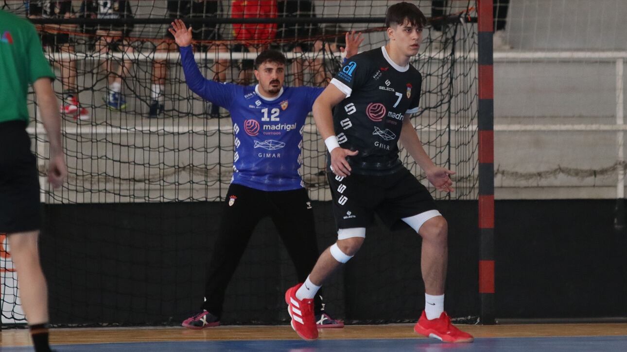 El Elda - C.E.E. quiere seguir manteniendo la imbatibilidad