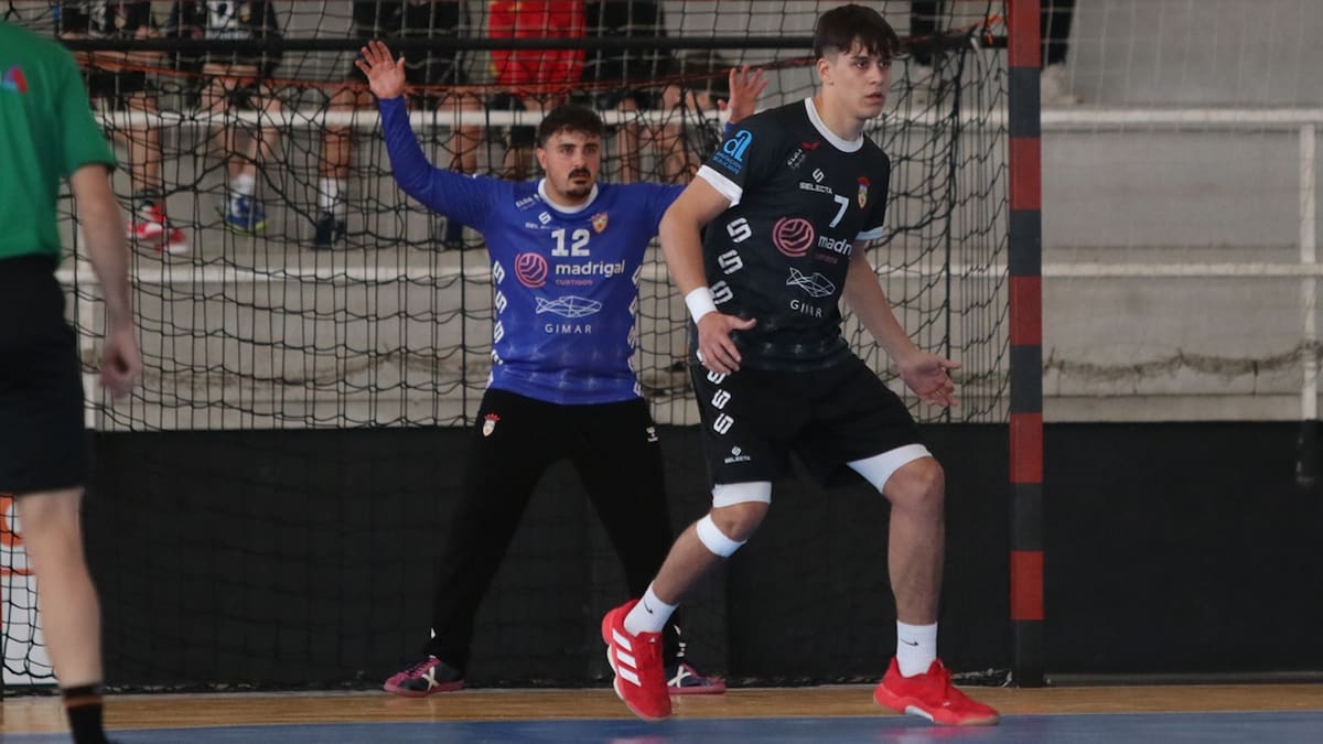 El Elda–C.E.E. visita a un Móstoles en apuros para defender el liderato (D. 13.30 h)