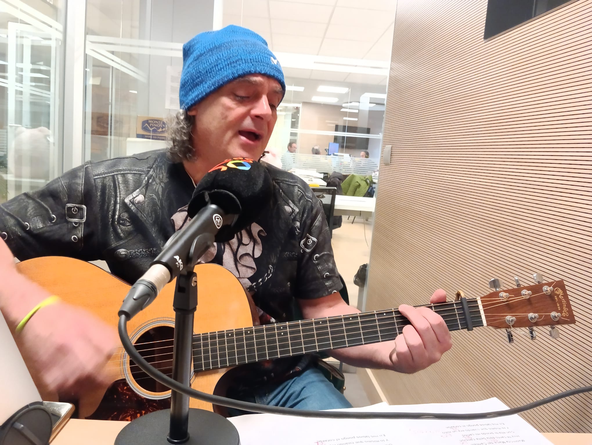 Carlos Lobo, el alma máter de este festival, en el estudio &#039;Los 40&#039; de Radio Aranda