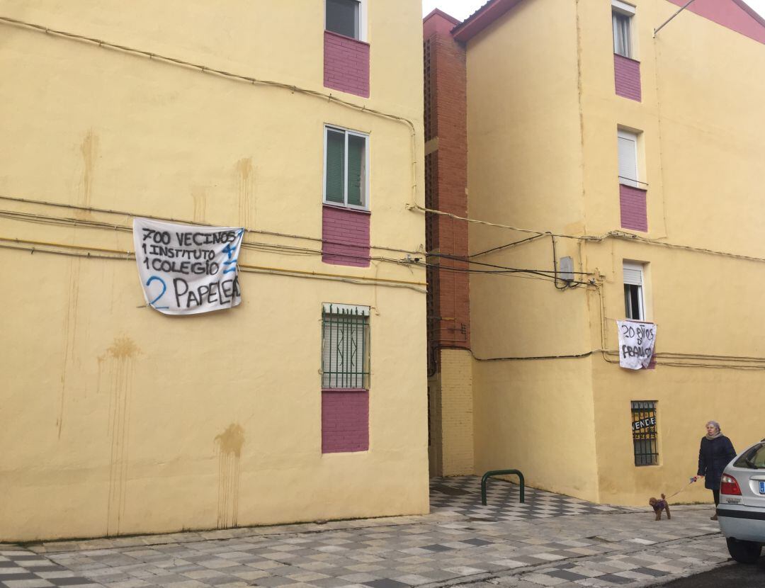 Los vecinos del Barrio de la Paz retirarán las pancartas reivindicativas tras el anuncio del Ayuntamiento de iniciar ya las obras