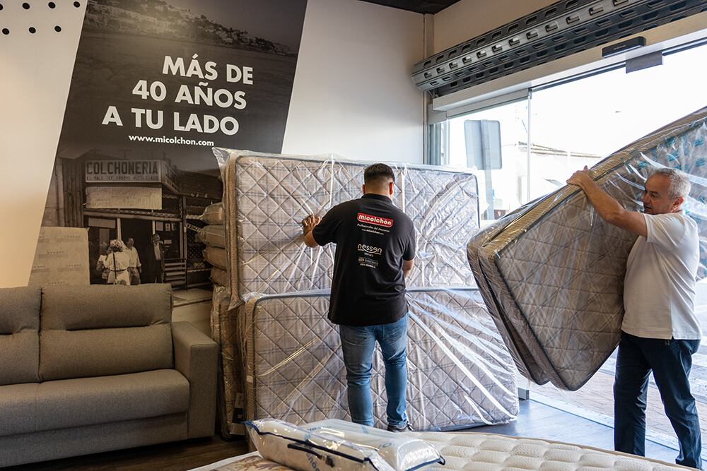 Regalo de colchones a los primeros 50 clientes de la nueva tienda de Estepona