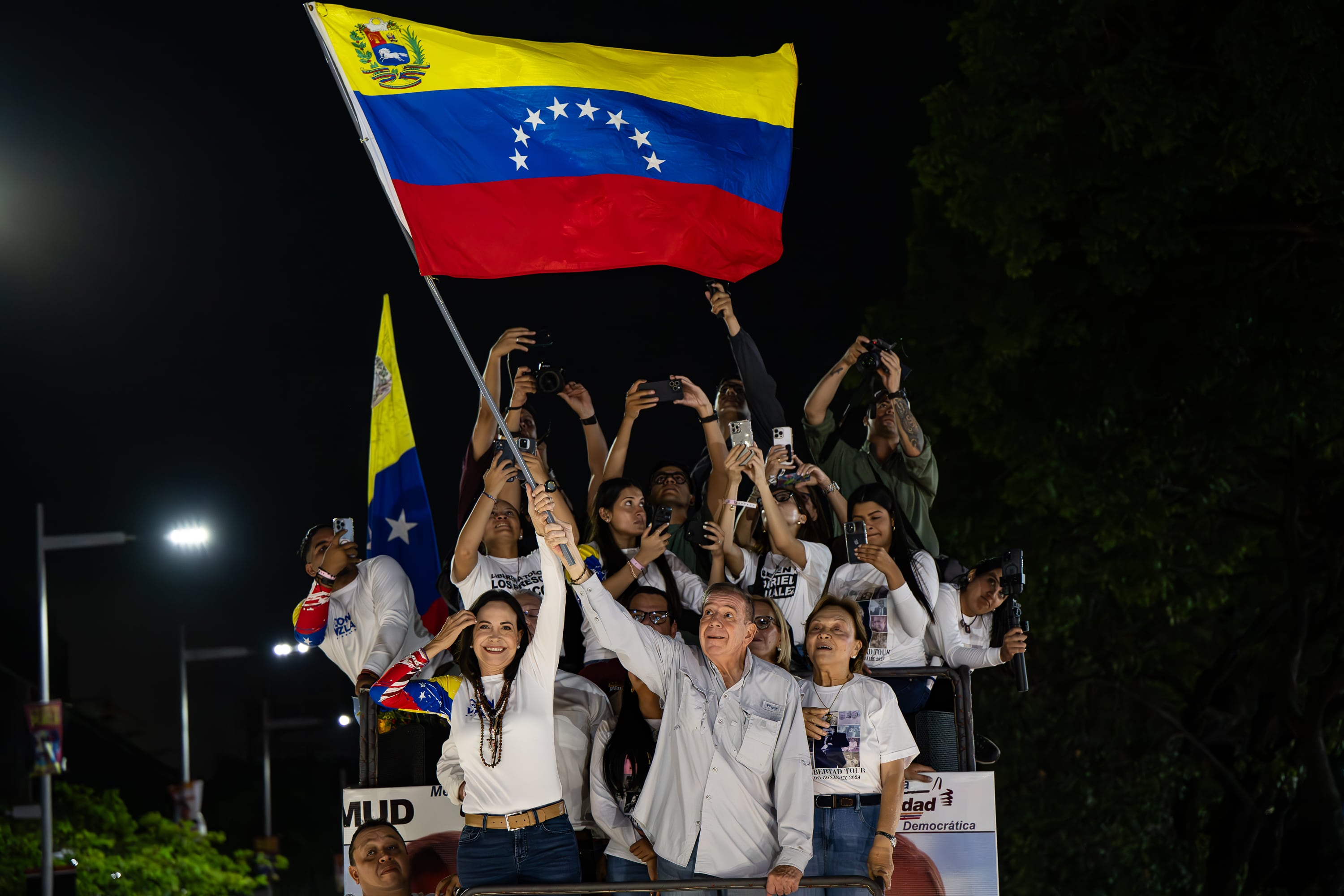 Maria Corina Machado y Edmundo Gonzalez Urrutia durante la campaña electoral .