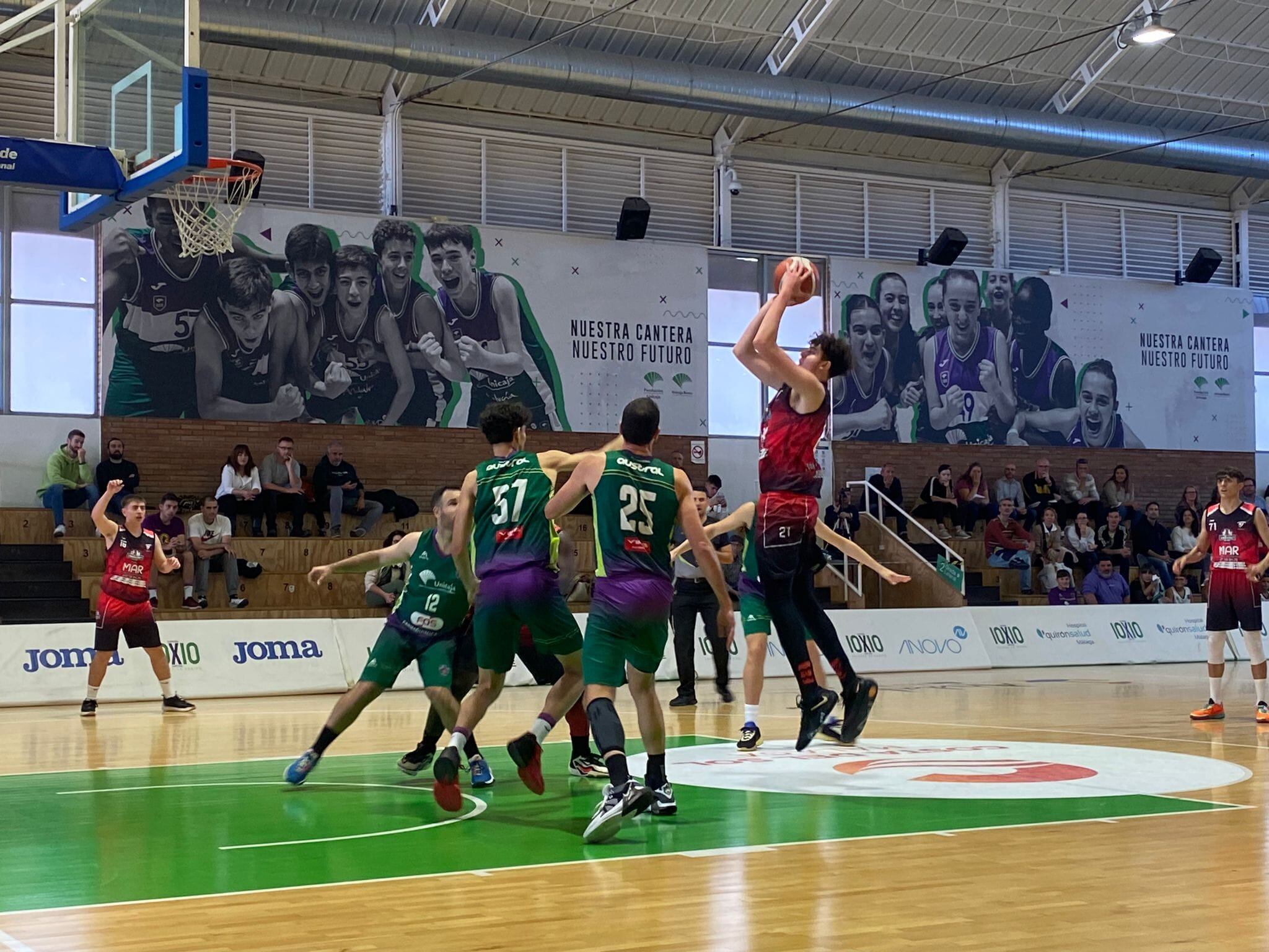 Victoria del CD Linabasket ante el EBG de Málaga.