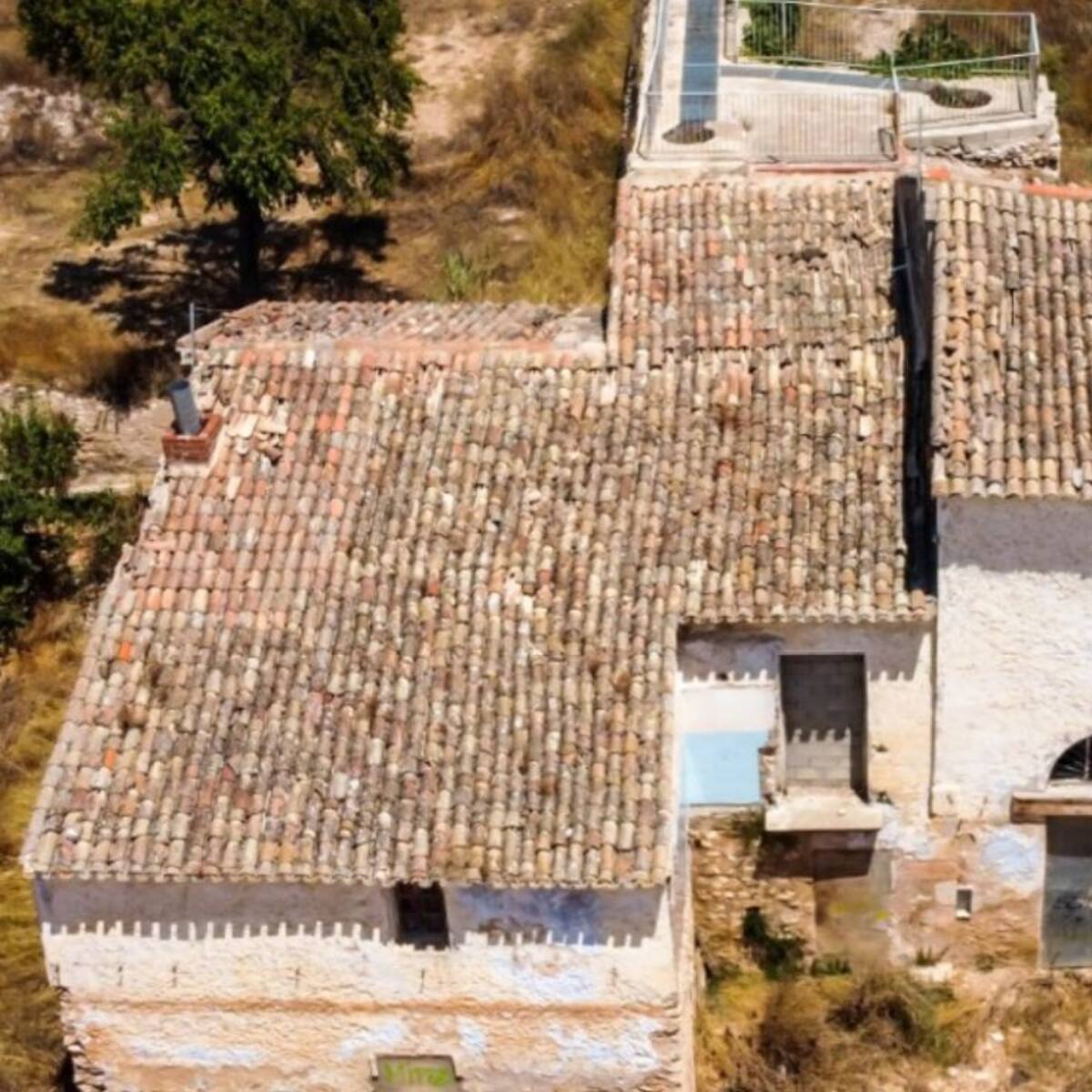 "Es indignante la dejadez del Ayuntamiento de Caudete con el viejo Molino de San Antón"