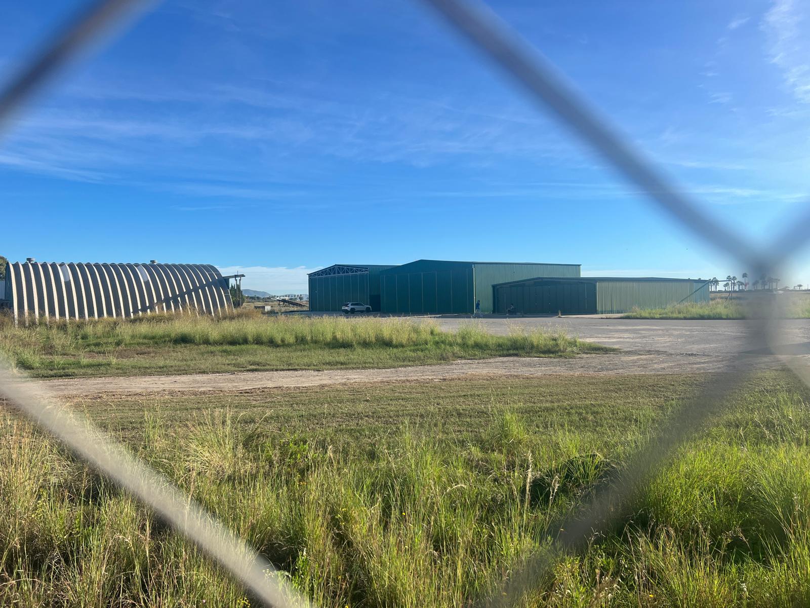 Imagen del nuevo hangar construido sin permisos en el Aeródromo de Castellón