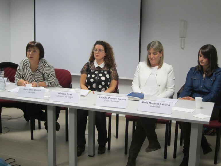 Cuatro mujeres de la Zona Media han participado en una mesa redonda sobre sus experiencais de desarrollo en el ámbito rural