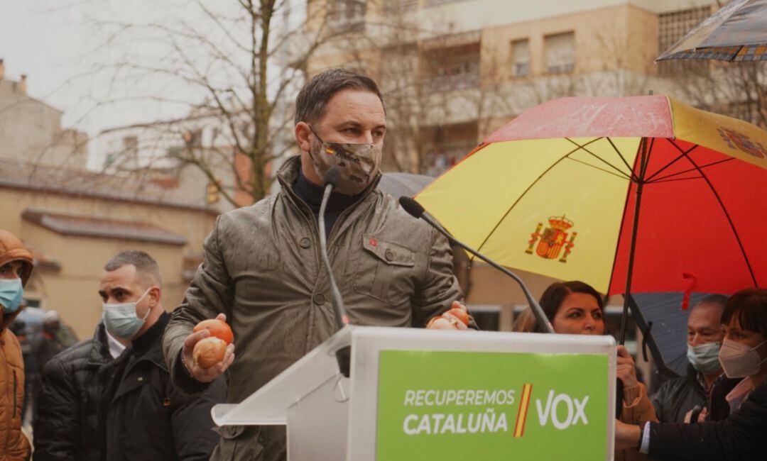 Santiago Abascal es un acto electoral en Cataluña.