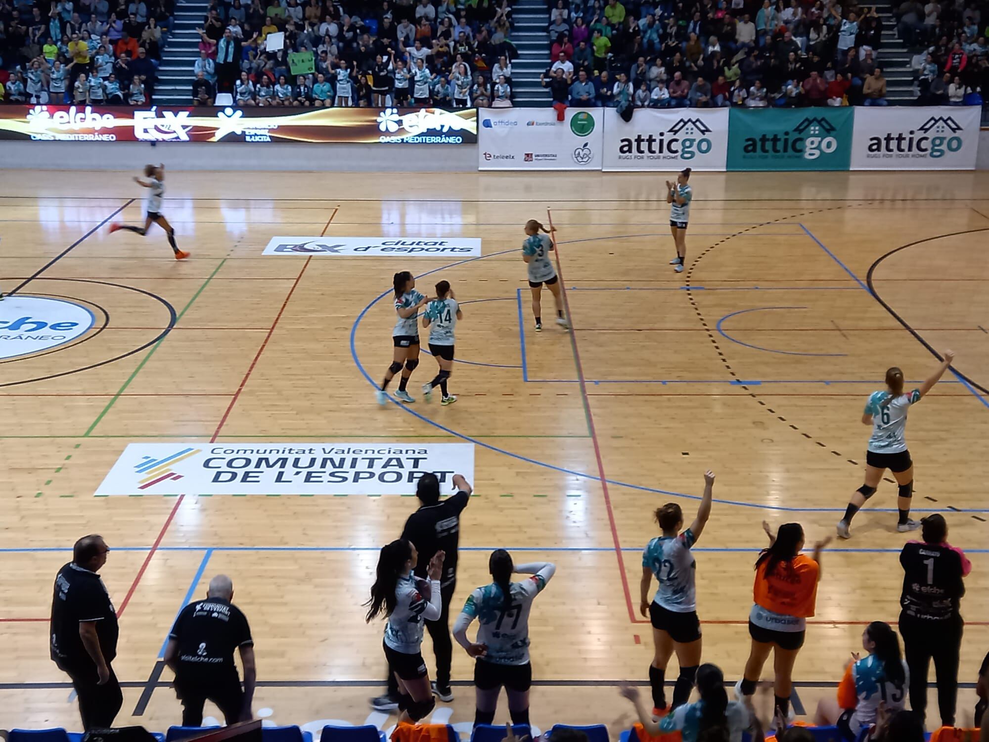 Un momento del Elche Atticgo-Madeira jugado en el Pabellón Esperanza Lag