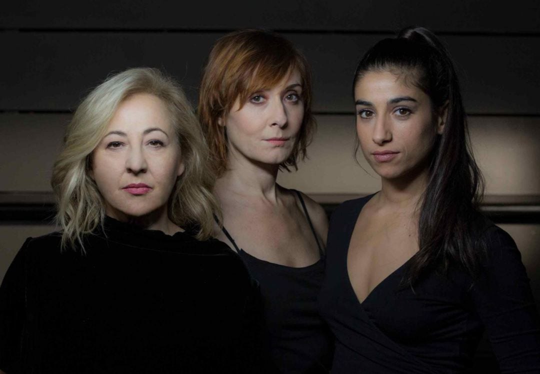 Cartel de la obra &#039;Prostitución&#039;, con Carmen Machi, Nathalie Poza y Carolina Yuste 