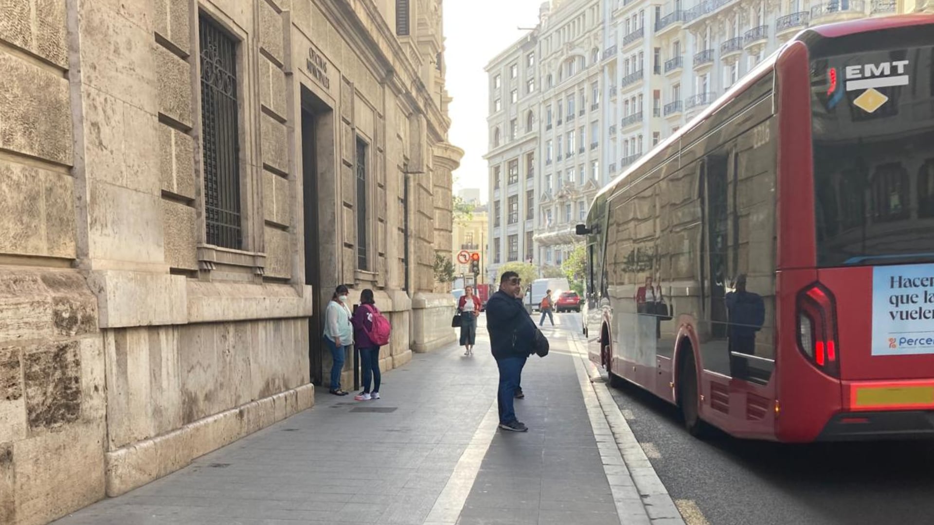 La atención en las oficinas del padrón de València aumenta en marzo un 57% respecto a 2023