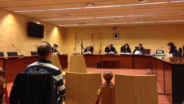 L'acusat durant el judici a l'Audiència de Girona