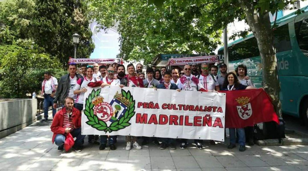 Los aficionados en el exilio se mueven