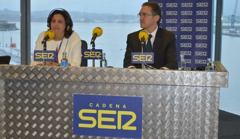 Rosa García (Siemens) y Amancio López (Hotusa) durante la mesa redonda en &#039;Hoy por Hoy&#039;