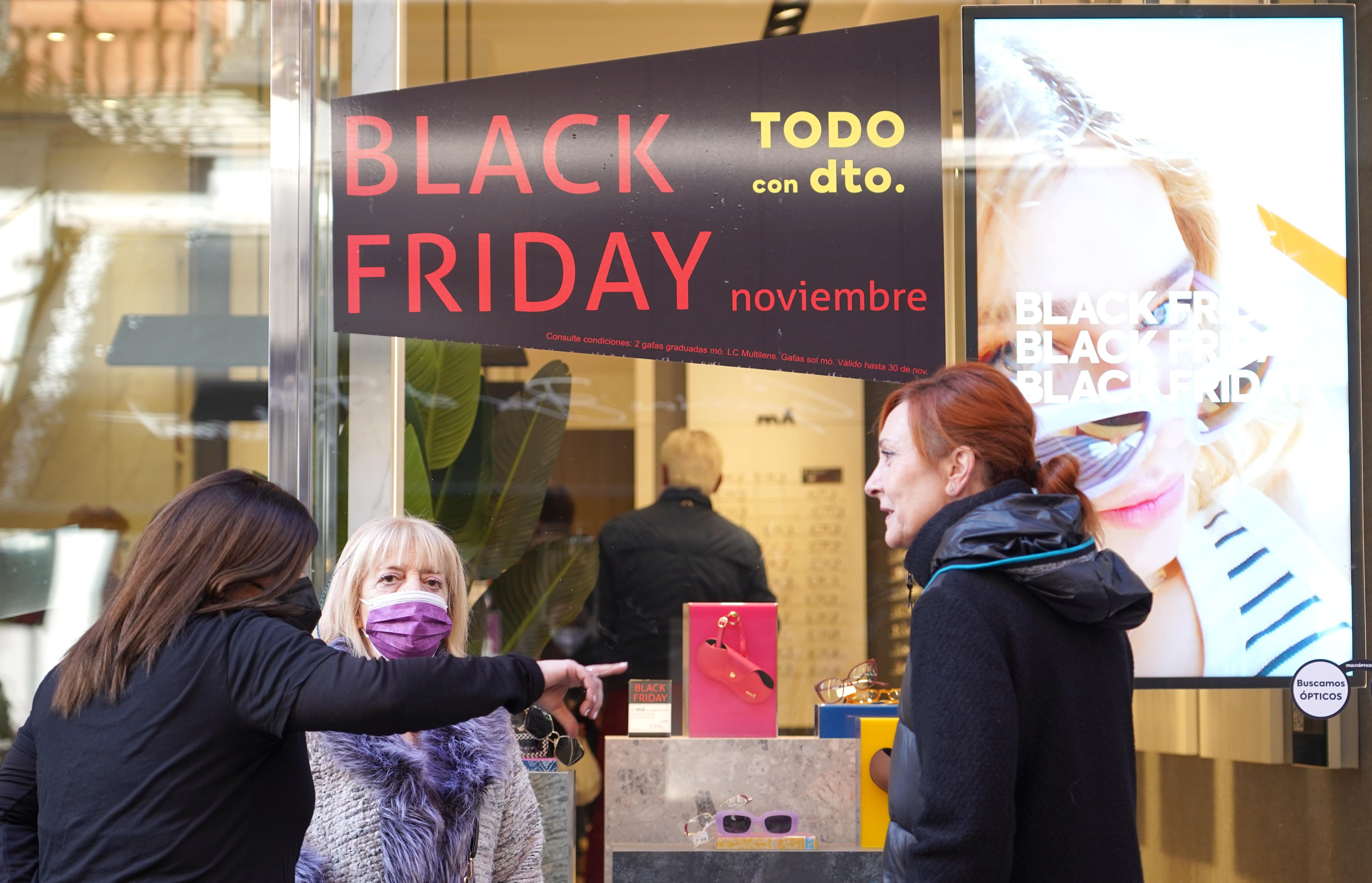 Comercio vallisoletano con publicidad del Black Friday