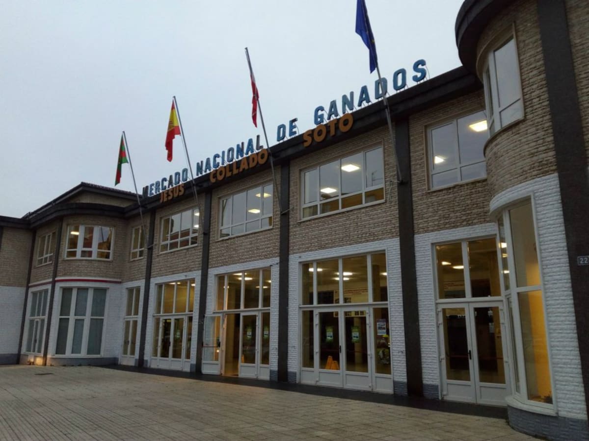 Ganaderos y comerciantes afectados por el cierre del Ferial de Torrelavega