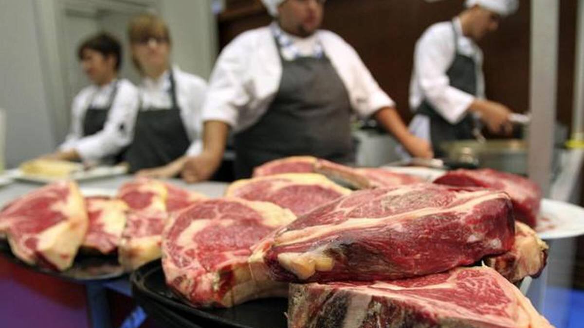 El sector de la carne de vacuno protesta porque los intermediarios les compran por debajo de los costes de producción