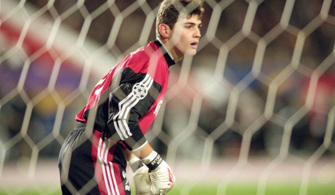 Iker Casillas, en un partido con el Real Madrid en 2000.