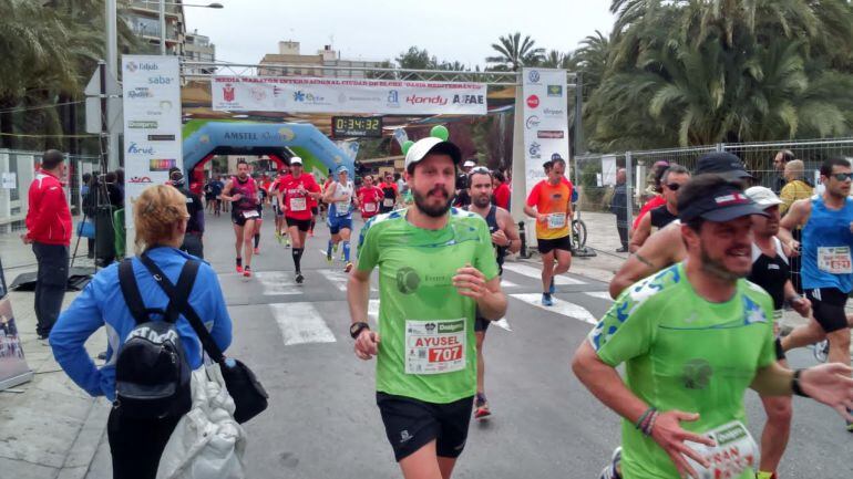 Corredores participantes en la Media Maraton de Elche