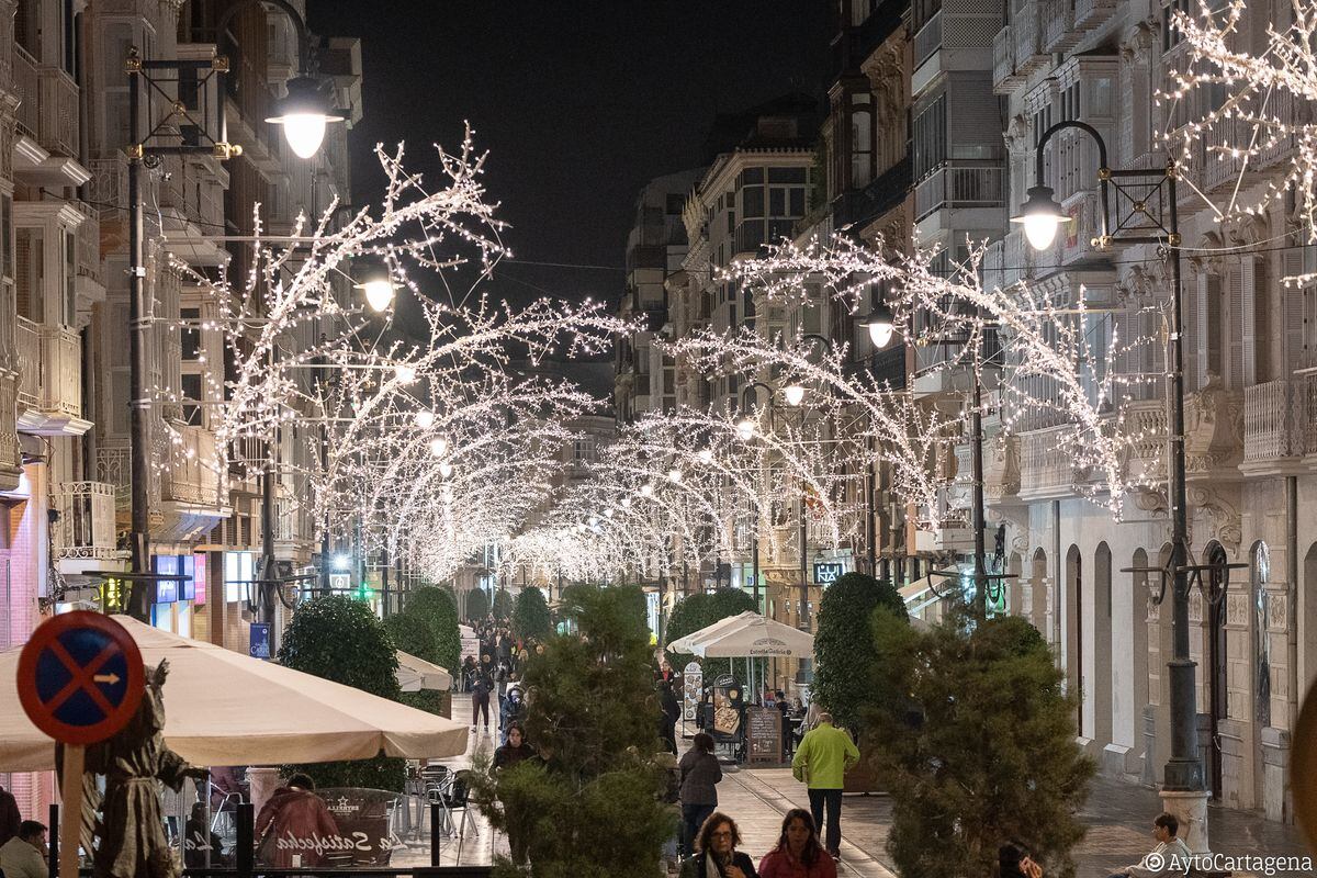 La iluminación navideña de la calle del Carmen se extenderá a más vías del centro de Cartagena