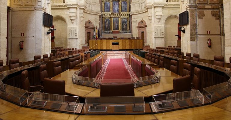 Salón de plenos del Parlamento de Andalucía en Sevilla.