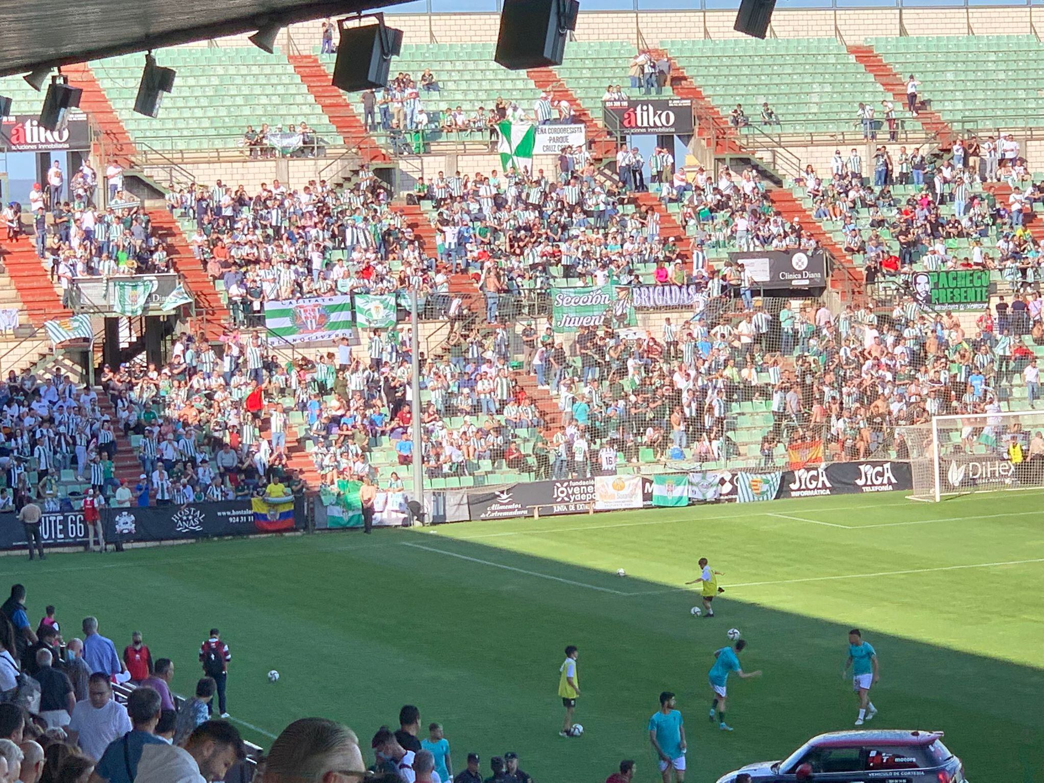 La afición del Córdoba CF, en el encuentro ante el Mérida.