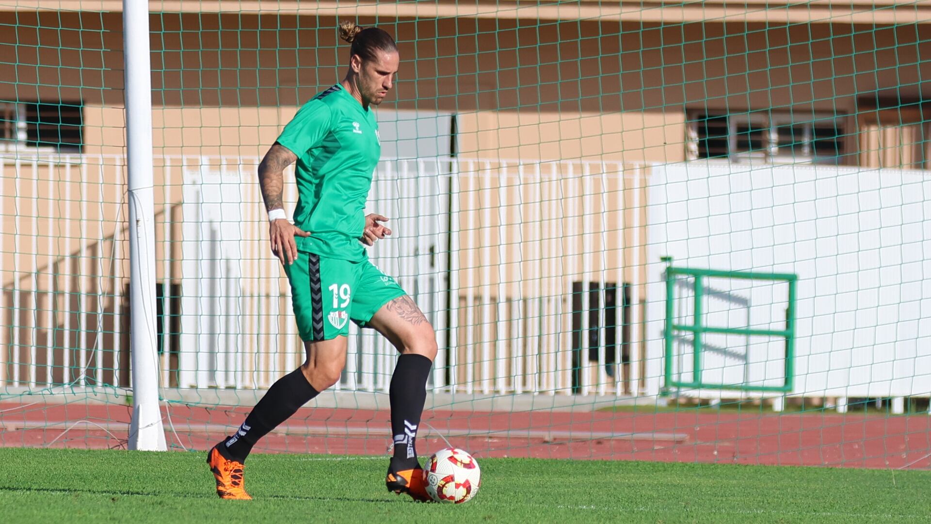 Raúl Albentosa durante uno de los partidos de pretemporada del Antequera CF