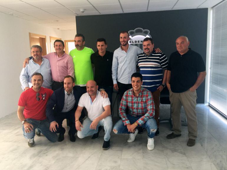 Cuerpo técnico y directiva en el Nuevo Pepico Amat