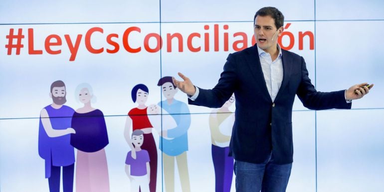 El presidente de Ciudadanos, Albert Rivera, durante la presentación de la Ley de Conciliación, Igualdad y Apoyo a las Familias elaborada por el partido