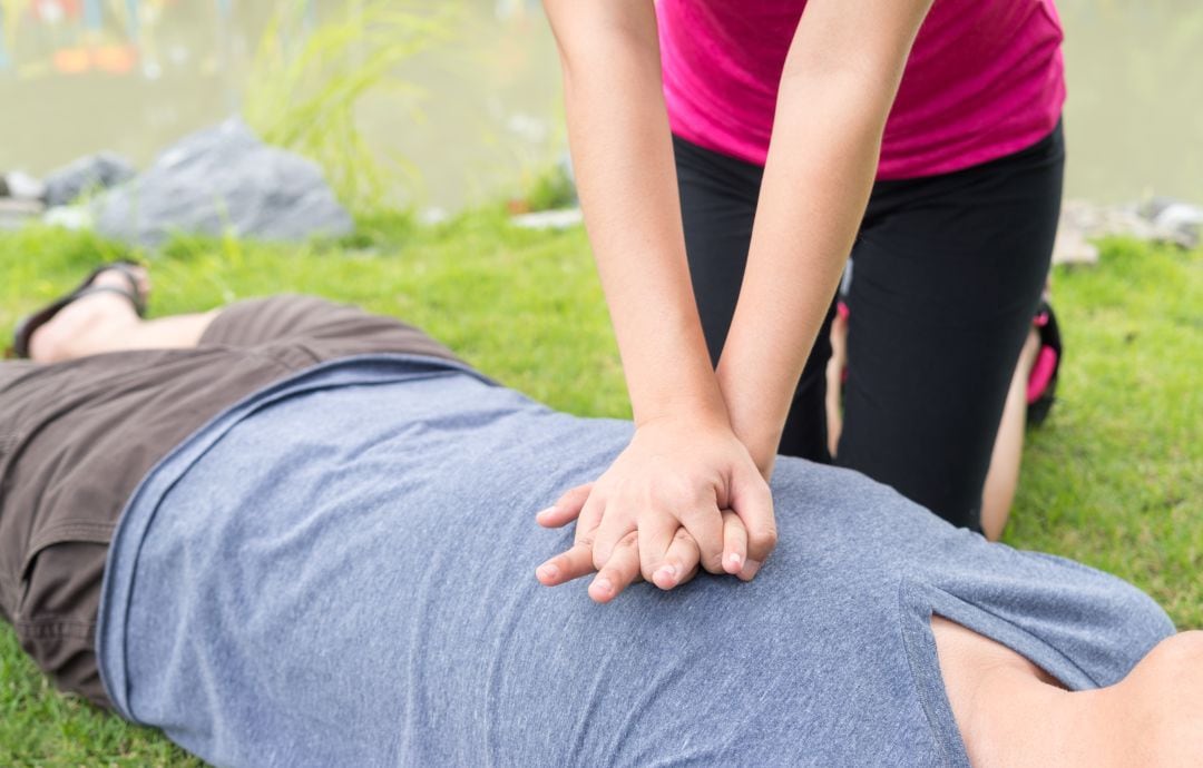 El hospital muestra las canciones perfectas para realizar la RCP.