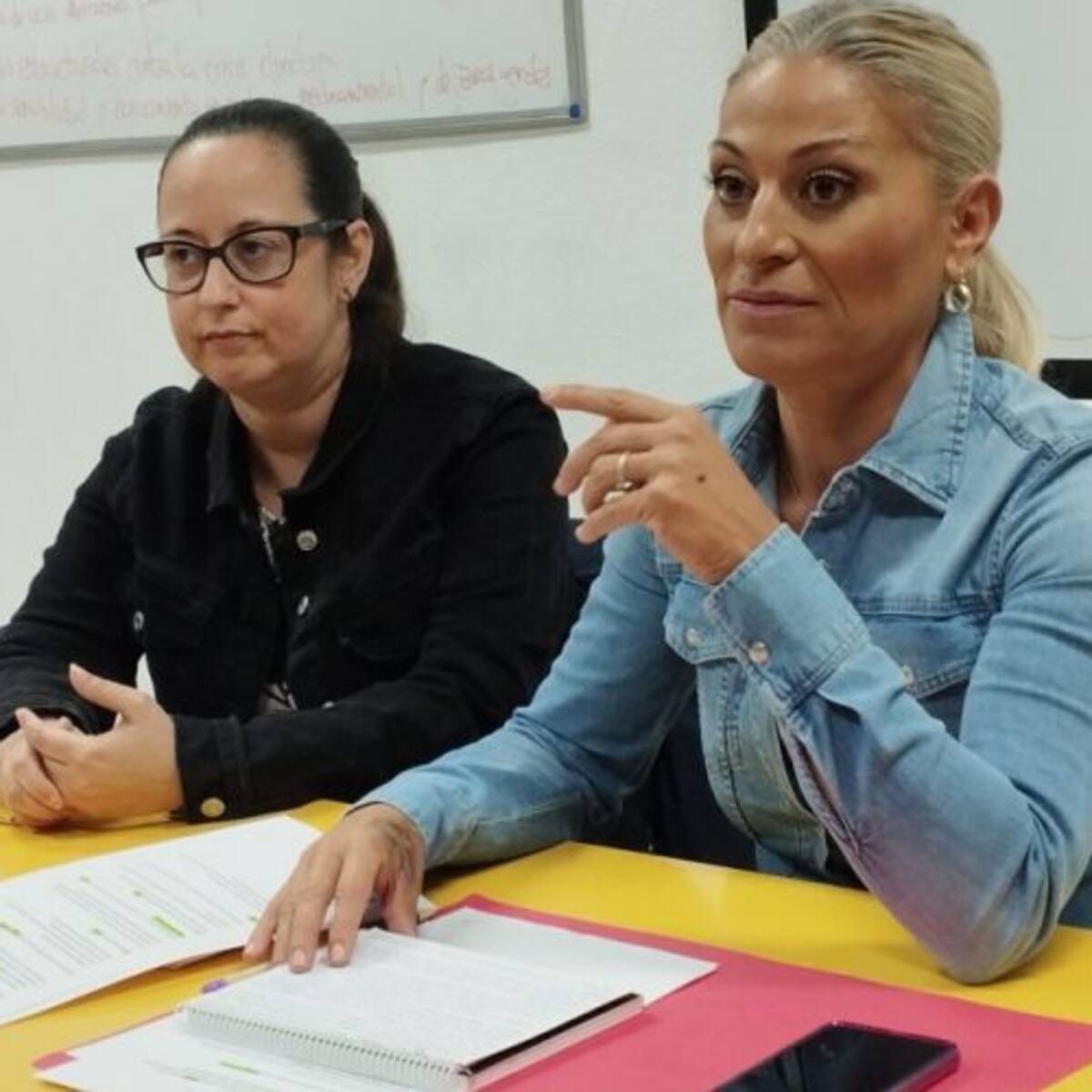 IU llama a la movilización para evitar casos como el de la familia de Marbella que lleva cinco meses esperando cita con neurología