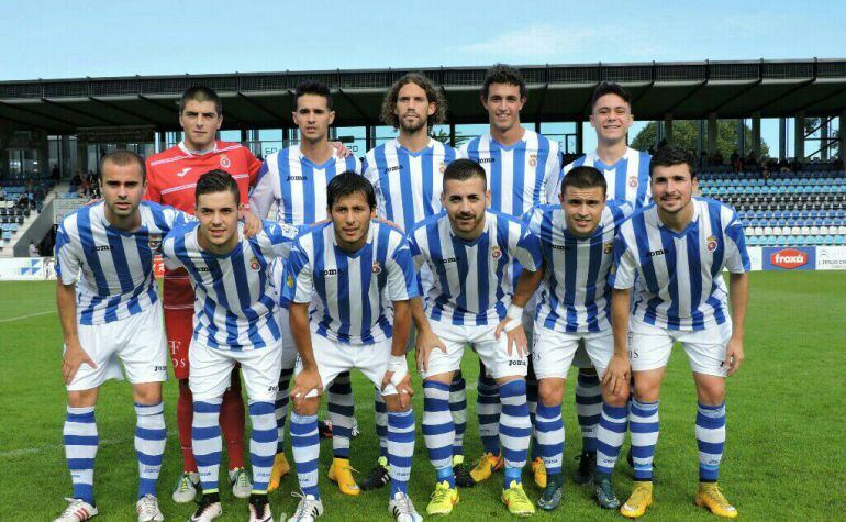 El equipo titular frente al Colindres