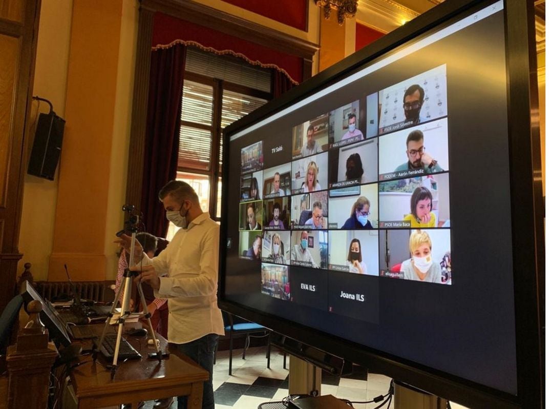 Pleno ordinario noviembre que el alcalde ha seguido de manera telemática