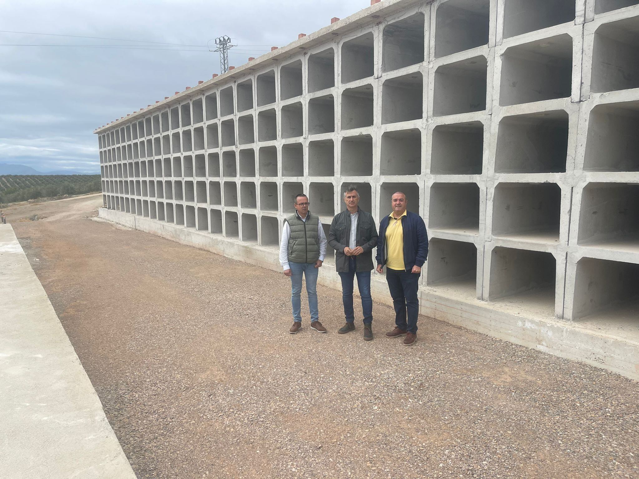 Visita a las obras de ampliación del Cementerio de Sabiote