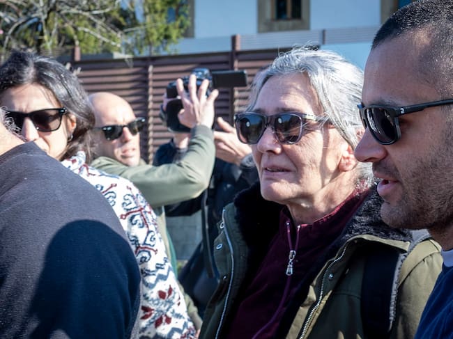 La exjefa de ETA Soledad Iparraguirre, 'Anboto', a su salida de la cárcel de Martutene de San Sebastián. EFE/Javier Etxezarreta