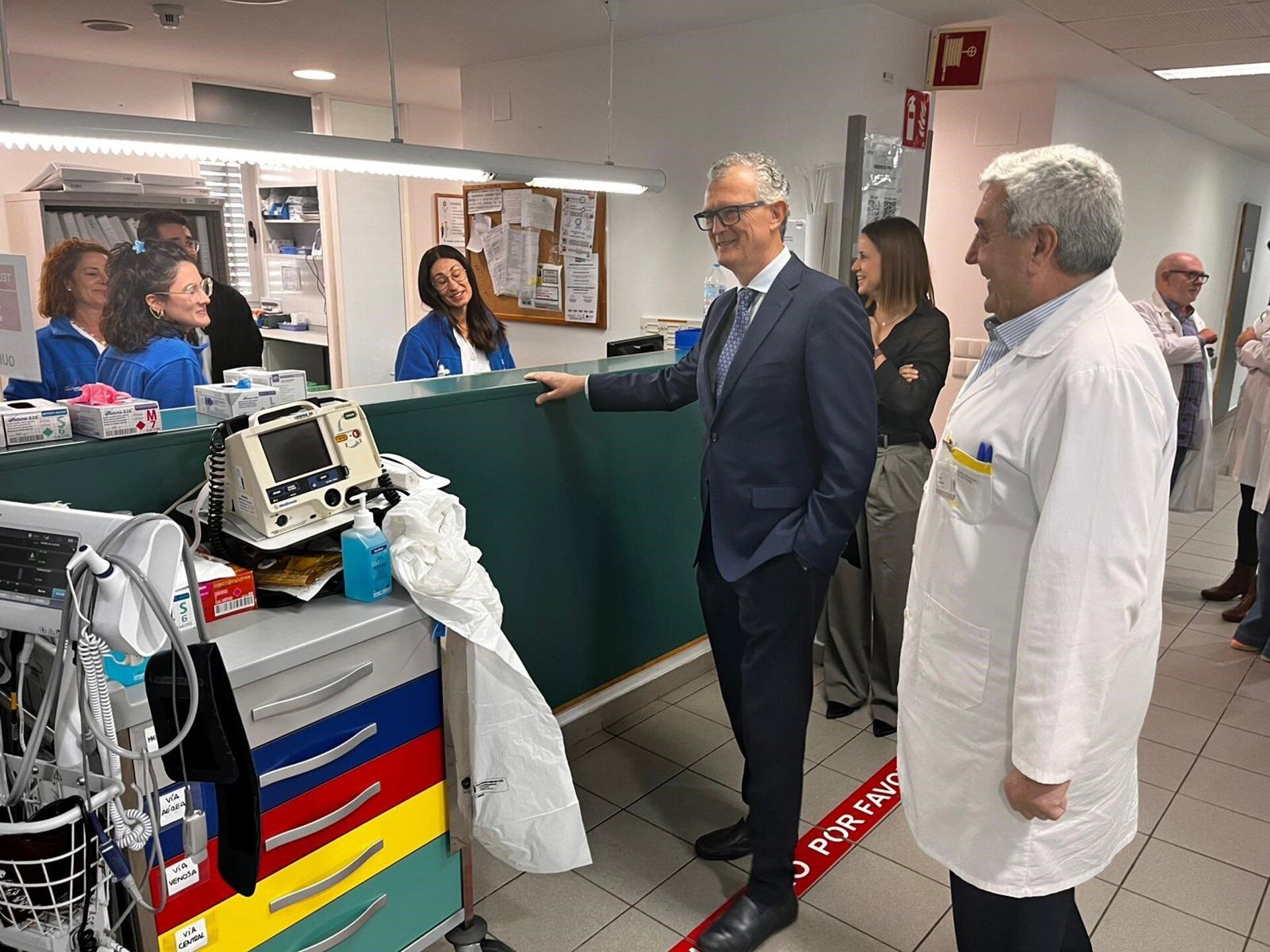La reubicación de la clínica urológica del hospital general universitario del Rosell permite que profesionales y pacientes cuenten con más y mejores espacios.
La Consejería de Salud ha reubicado el servicio de Urología del hospital general universitario del Rosell, en el área de salud de Cartagena, lo que ha permitido crear una nueva clínica urológica con mejores instalaciones para pacientes y profesionales.

ESPAÑA EUROPA MURCIA SALUD
CARM