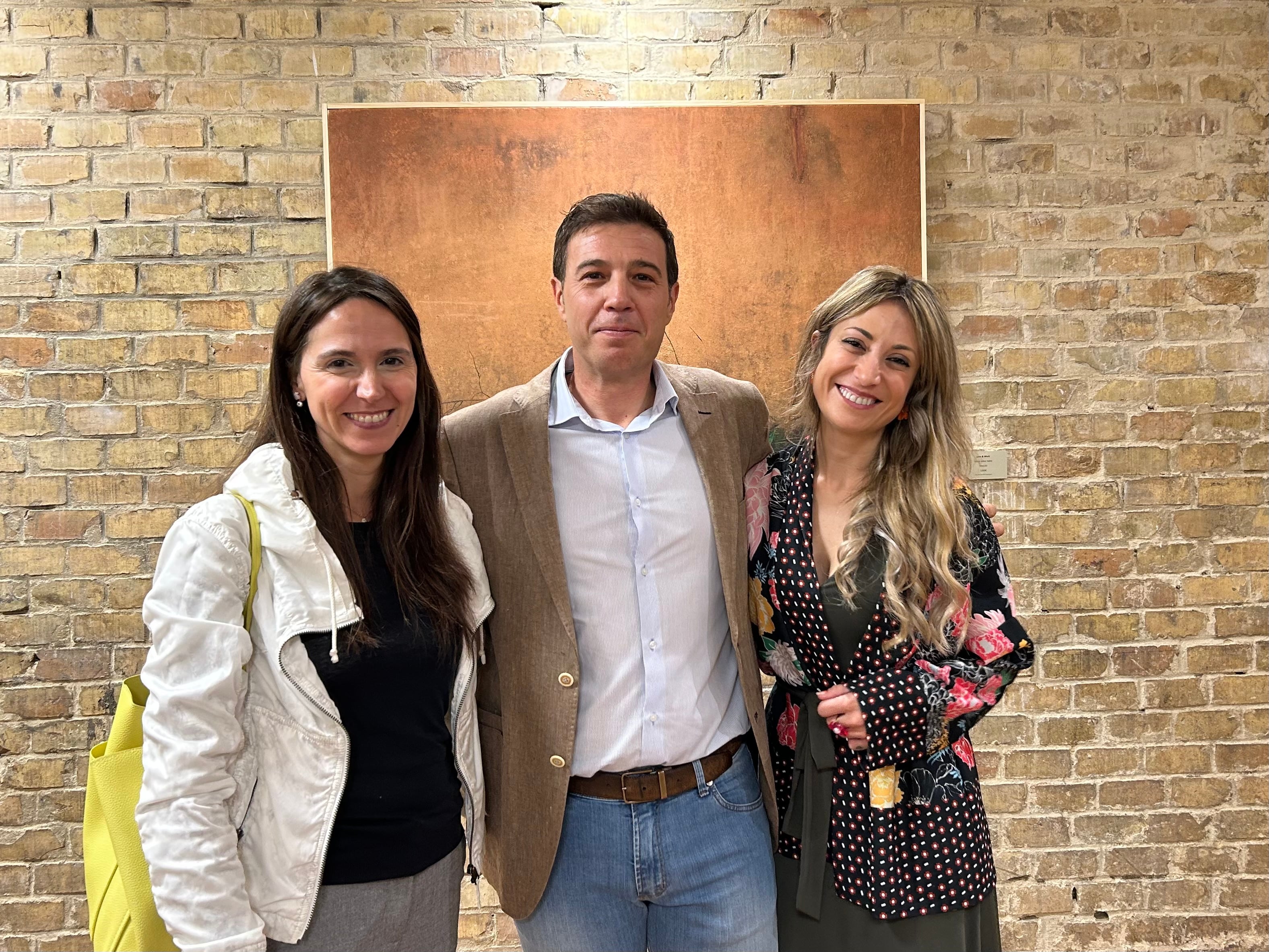 El diputado provincial de Ciudadanos, Ildefonso Ruiz, junto a su equipo, Marcela Cobo (a su derecha) y Concha Azorín (a su izquierda).