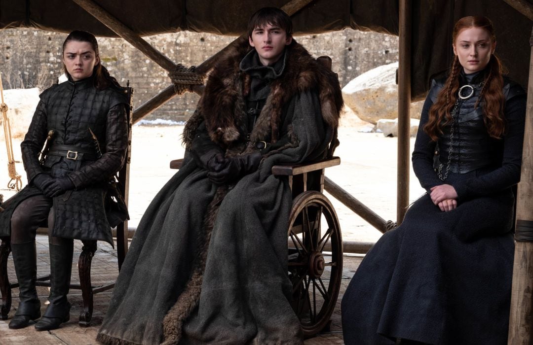 Arya, Bran y Sansa durante el Gran Consejo.