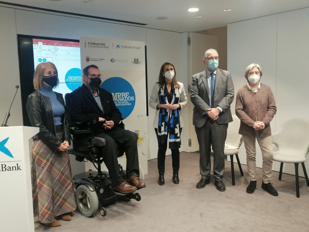 Presentación del proyecto de Fundación La Caixa, Ayuntamiento de Pamplona y Fundación Caja Navarra para abordar la soledad de las personas mayores.