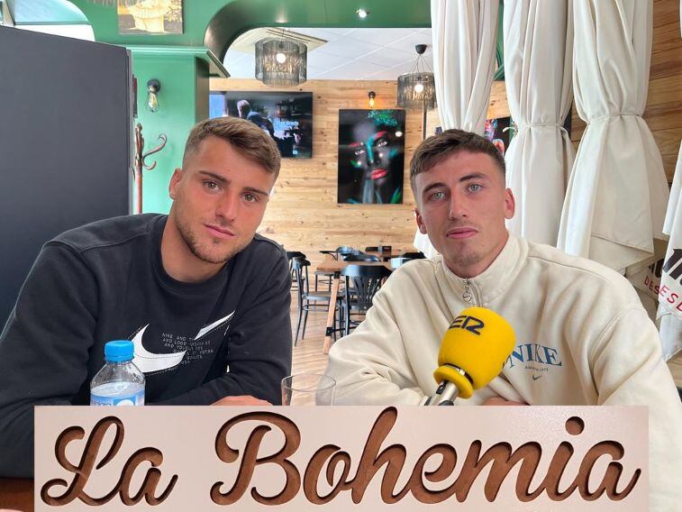 Raúl Alcaina y Koke Sáinz, jugadores del Alcoyano en La Bohemia