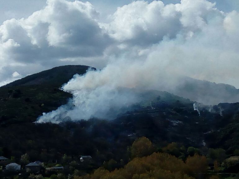 Incendio Forestal en Viariz, Corullón