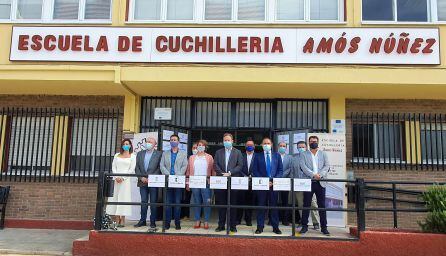 Foto de familia en el aniversario de FUDECU